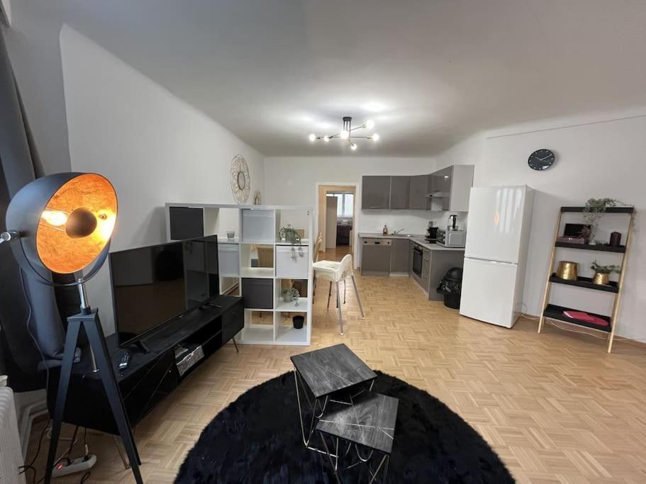 *Luxurious And Spacious Family Apartment* Виена Екстериор снимка