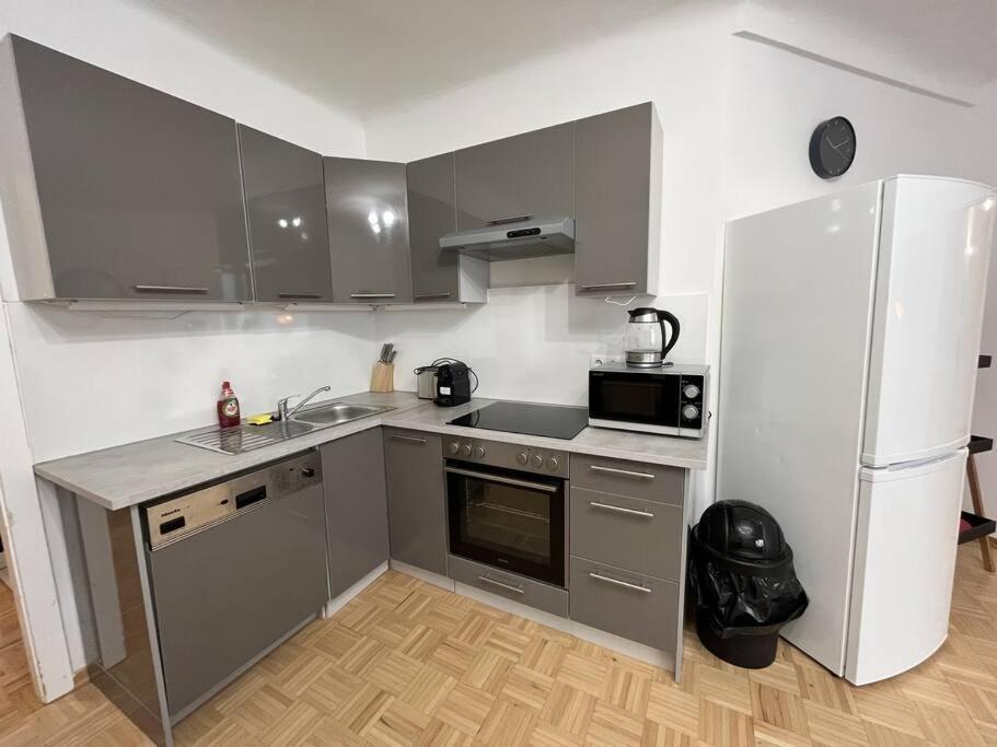 *Luxurious And Spacious Family Apartment* Виена Екстериор снимка